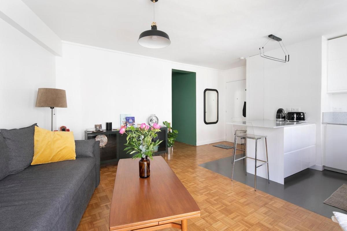 Premium With Balcony Parigi
